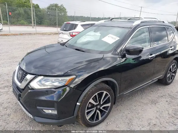 JN8AT2MT5JW489249 2018 NISSAN ROGUE - Image 2