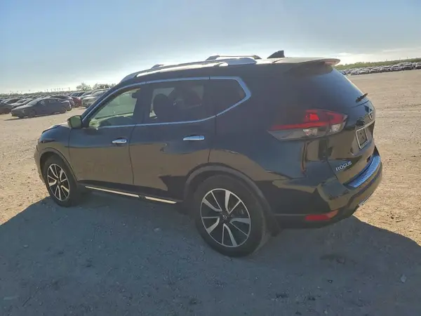 JN8AT2MT5JW490577 2018 NISSAN ROGUE - Image 2