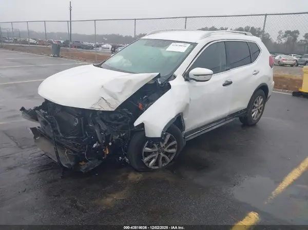 JN8AT2MT5JW490594 2018 NISSAN ROGUE - Image 2