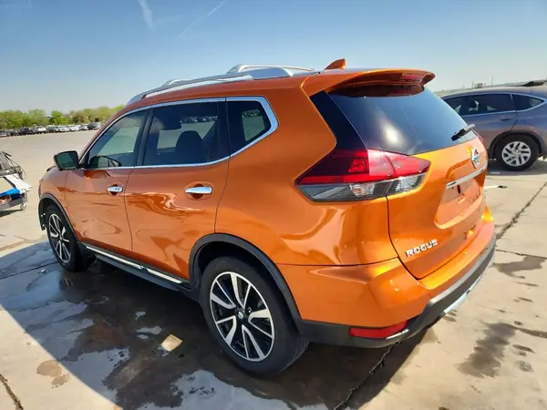 JN8AT2MT5JW490658 2018 NISSAN ROGUE - Image 2