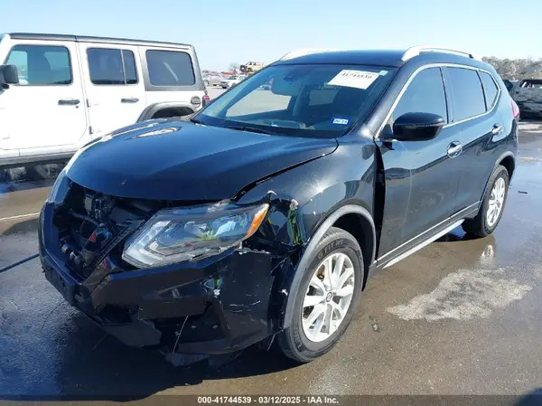 JN8AT2MT5KW250687 2019 NISSAN ROGUE - Image 2