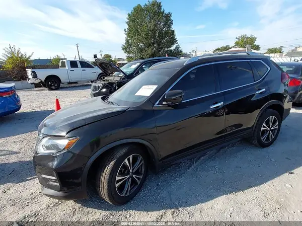 JN8AT2MT5KW251743 2019 NISSAN ROGUE - Image 2