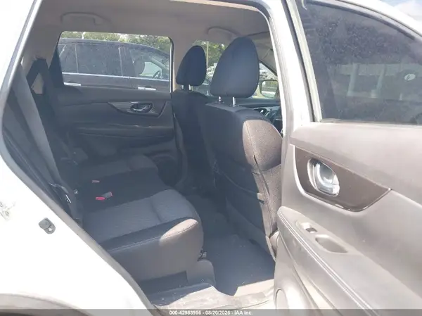 JN8AT2MT5KW252147 2019 NISSAN ROGUE - Image 8
