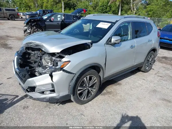 JN8AT2MT5KW255579 2019 NISSAN ROGUE - Image 2