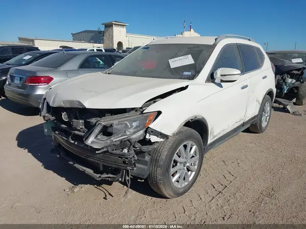 JN8AT2MT5KW260233 2019 NISSAN ROGUE - Image 2