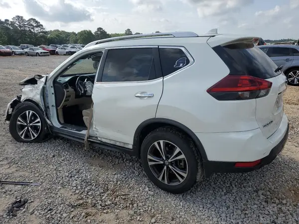 JN8AT2MT5KW261706 2019 NISSAN ROGUE - Image 2