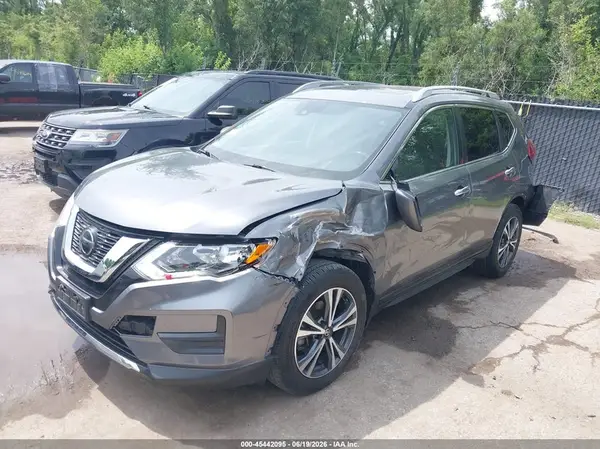 JN8AT2MT5KW262709 2019 NISSAN ROGUE - Image 2