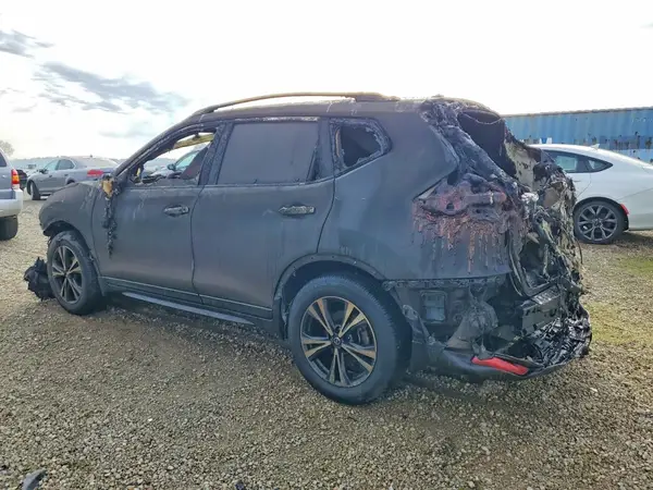 JN8AT2MT5KW262743 2019 NISSAN ROGUE - Image 2