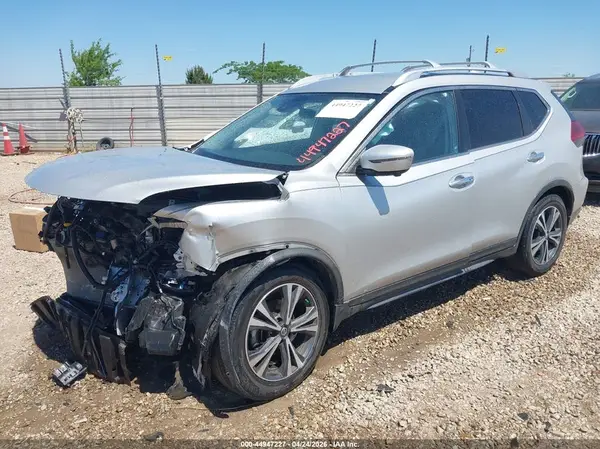JN8AT2MT5KW262998 2019 NISSAN ROGUE - Image 2