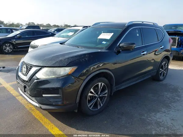 JN8AT2MT5KW263293 2019 NISSAN ROGUE - Image 2