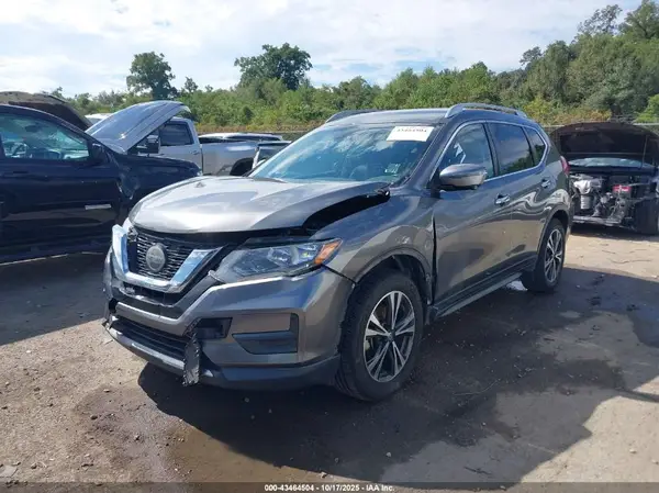 JN8AT2MT5KW266436 2019 NISSAN ROGUE - Image 2