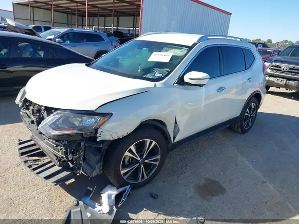 JN8AT2MT5KW267358 2019 NISSAN ROGUE - Image 2