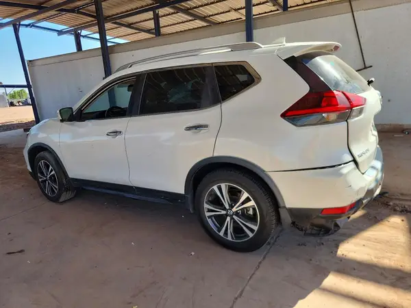 JN8AT2MT5KW268557 2019 NISSAN ROGUE - Image 2