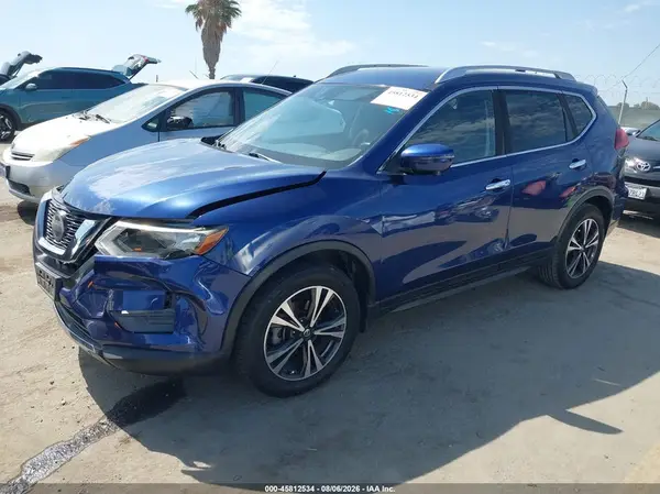 JN8AT2MT5KW268638 2019 NISSAN ROGUE - Image 2