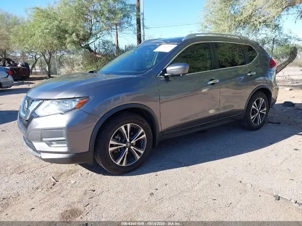 JN8AT2MT5KW268753 2019 NISSAN ROGUE - Image 2