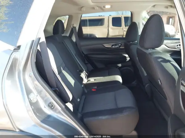 JN8AT2MT5KW268753 2019 NISSAN ROGUE - Image 8