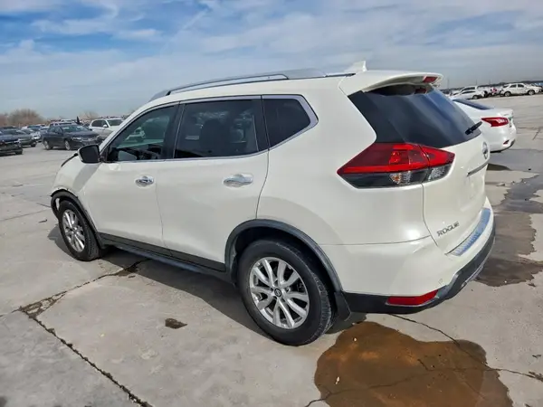 JN8AT2MT5KW500784 2019 NISSAN ROGUE - Image 2