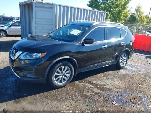 JN8AT2MT5KW502034 2019 NISSAN ROGUE - Image 2