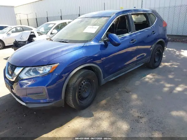 JN8AT2MT5KW502938 2019 NISSAN ROGUE - Image 2