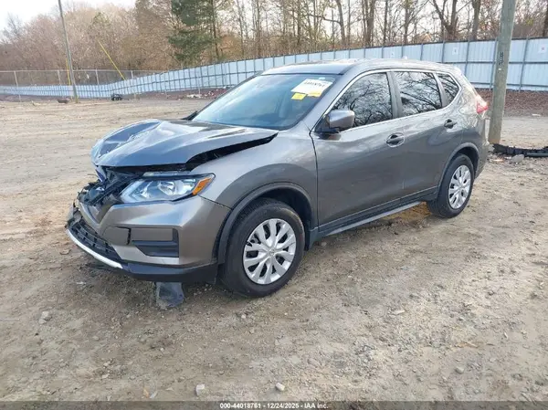 JN8AT2MT5KW504236 2019 NISSAN ROGUE - Image 2