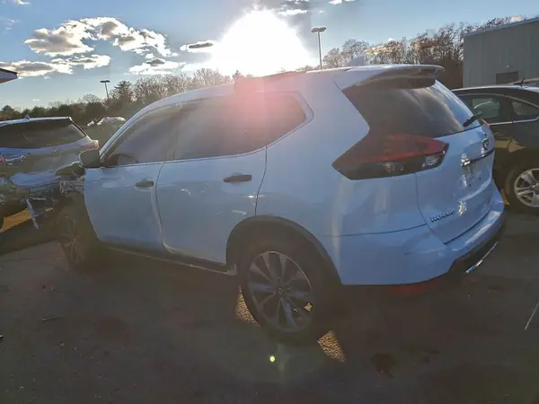 JN8AT2MT5LW011903 2020 NISSAN ROGUE - Image 2