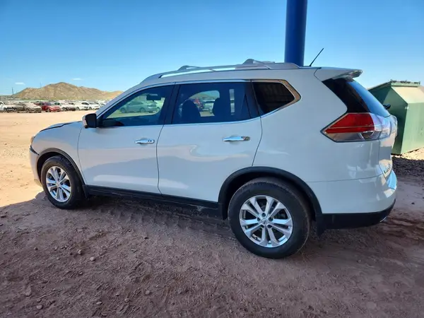 JN8AT2MT6GW012922 2016 NISSAN ROGUE - Image 2