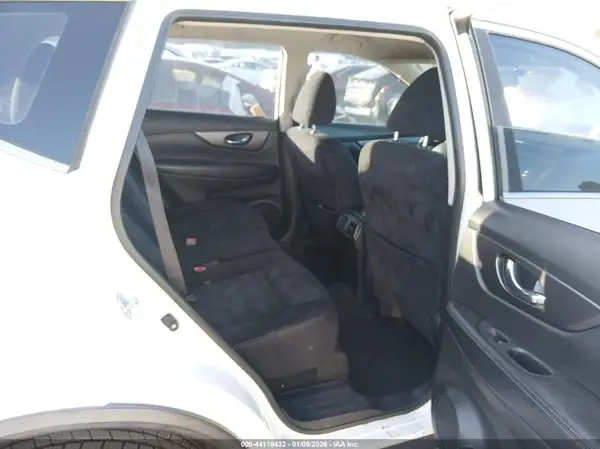 JN8AT2MT6GW013925 2016 NISSAN ROGUE - Image 8