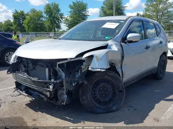 JN8AT2MT6GW021409 2016 NISSAN ROGUE - Image 2