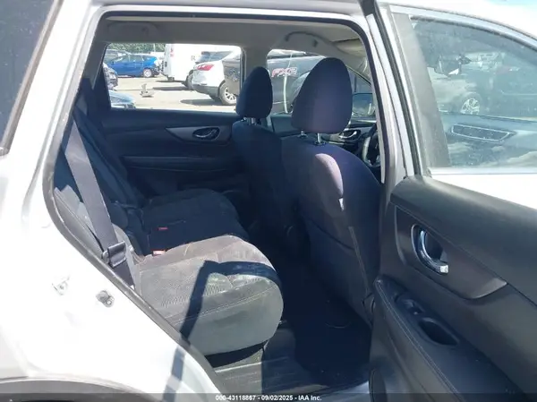 JN8AT2MT6GW021409 2016 NISSAN ROGUE - Image 8