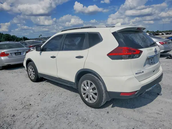 JN8AT2MT6HW130681 2017 NISSAN ROGUE - Image 2