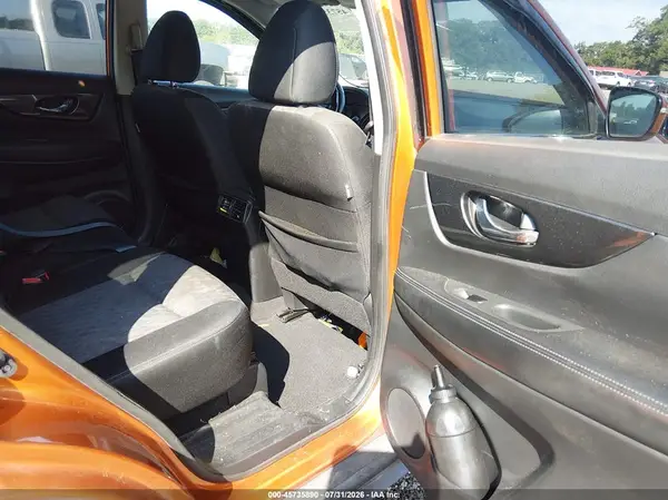JN8AT2MT6HW135203 2017 NISSAN ROGUE - Image 8