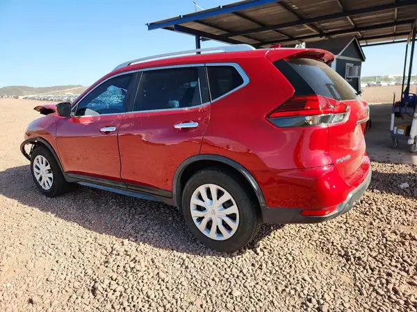 JN8AT2MT6HW135864 2017 NISSAN ROGUE - Image 2