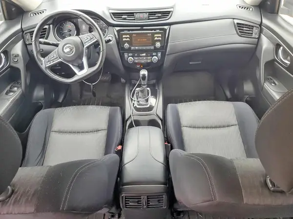 JN8AT2MT6HW136206 2017 NISSAN ROGUE - Image 8