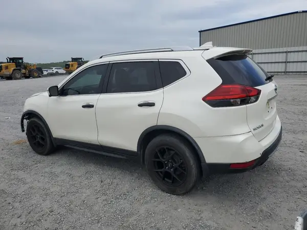 JN8AT2MT6HW136786 2017 NISSAN ROGUE - Image 2