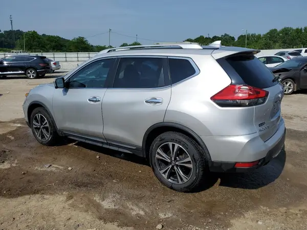 JN8AT2MT6HW137324 2017 NISSAN ROGUE - Image 2