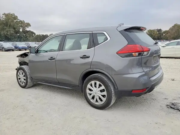 JN8AT2MT6HW140076 2017 NISSAN ROGUE - Image 2