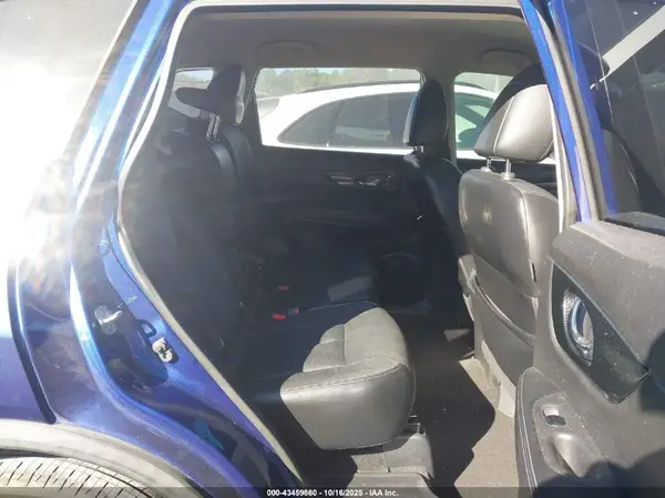 JN8AT2MT6HW142068 2017 NISSAN ROGUE - Image 8