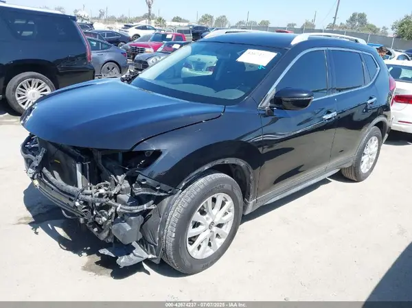 JN8AT2MT6HW143737 2017 NISSAN ROGUE - Image 2