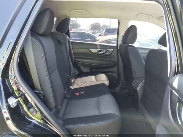 JN8AT2MT6HW143737 2017 NISSAN ROGUE - Image 8