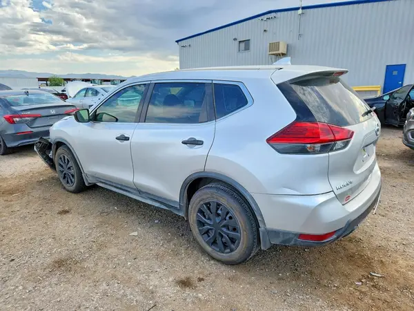 JN8AT2MT6HW146878 2017 NISSAN ROGUE - Image 2