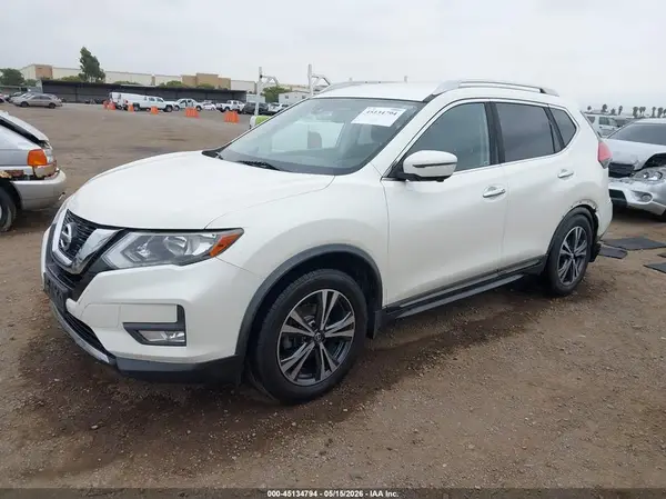 JN8AT2MT6HW147447 2017 NISSAN ROGUE - Image 2