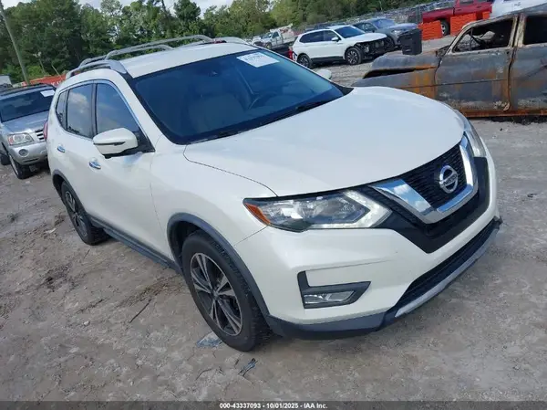 JN8AT2MT6HW147903 2017 NISSAN ROGUE - Image 1