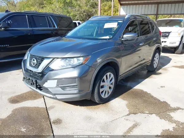 JN8AT2MT6HW147996 2017 NISSAN ROGUE - Image 2
