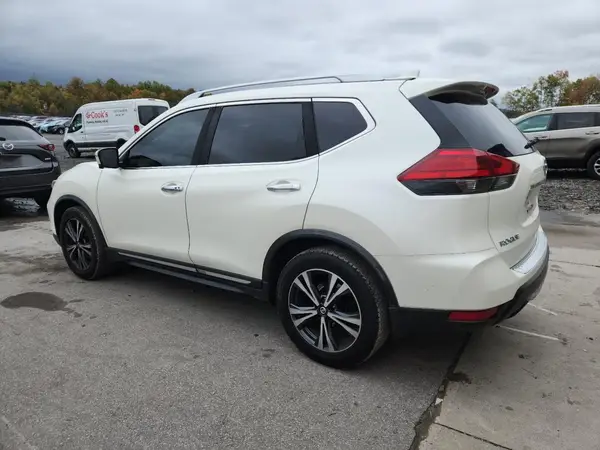 JN8AT2MT6HW148324 2017 NISSAN ROGUE - Image 2