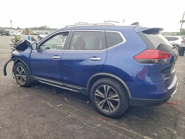 JN8AT2MT6HW150123 2017 NISSAN ROGUE - Image 2
