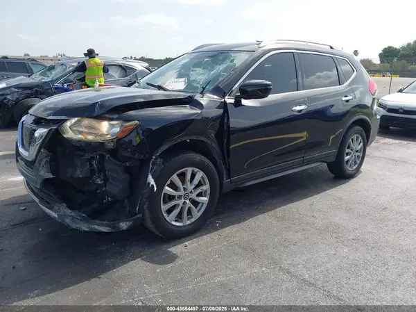 JN8AT2MT6HW151868 2017 NISSAN ROGUE - Image 2