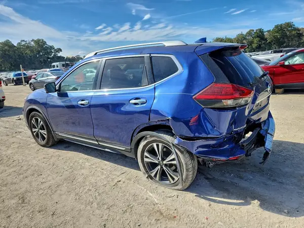 JN8AT2MT6HW153927 2017 NISSAN ROGUE - Image 2