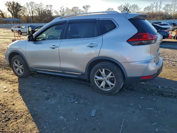 JN8AT2MT6HW154110 2017 NISSAN ROGUE - Image 2