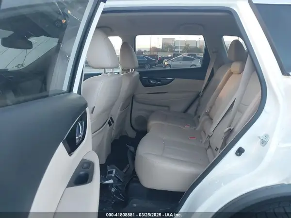JN8AT2MT6HW154527 2017 NISSAN ROGUE - Image 8