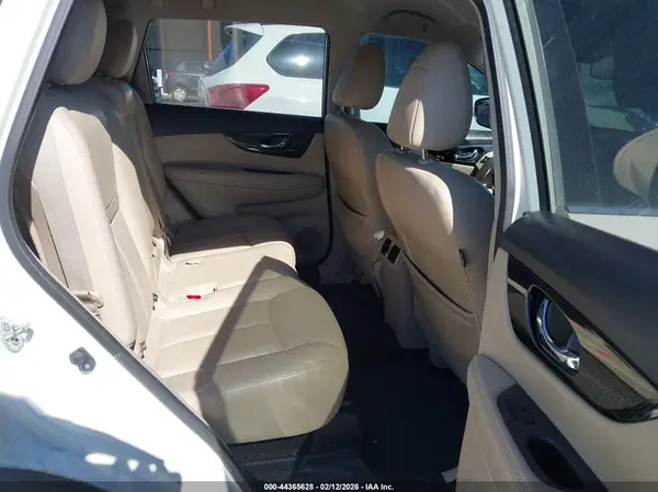 JN8AT2MT6HW380275 2017 NISSAN ROGUE - Image 8